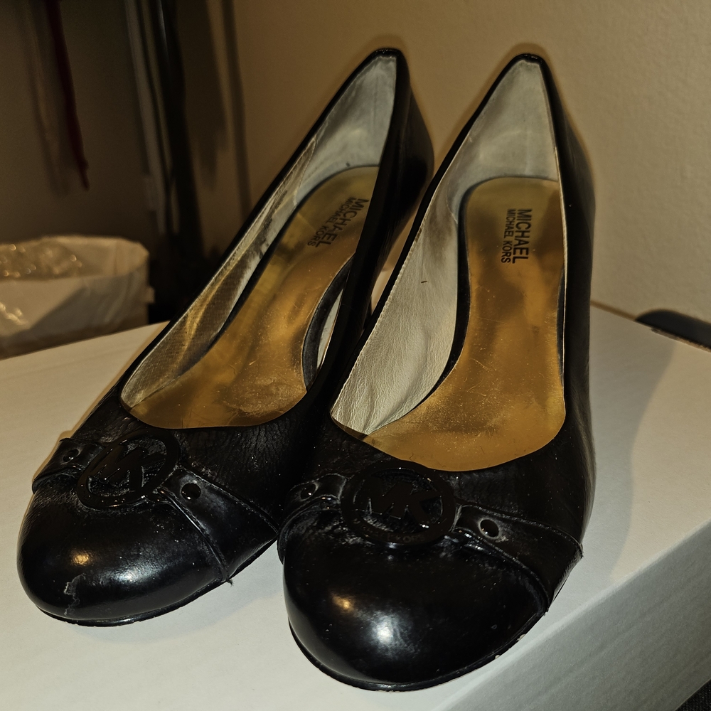 Michael Kors Black Leather Heel/Pumps